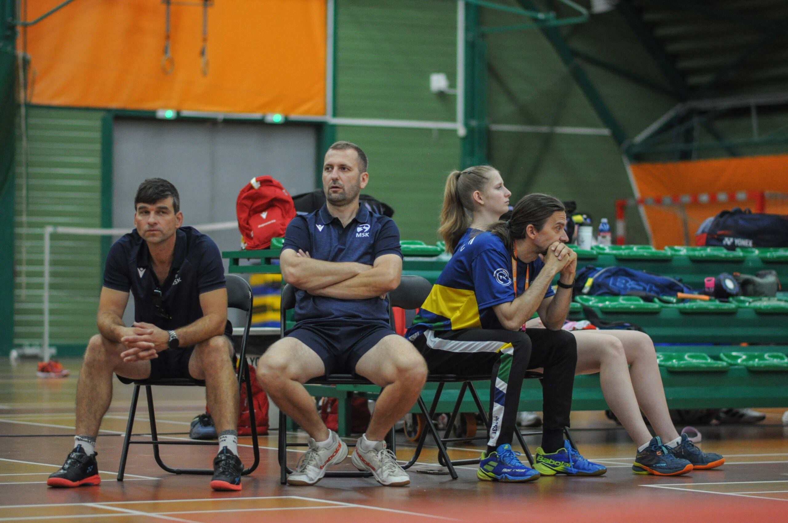 Trenéři při badmintonovém utkání v Beskydech